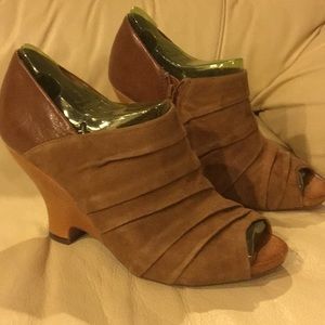 Naya Tan Genesis Wedge Booties